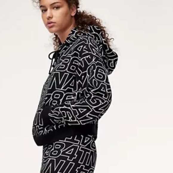 Aritzia TNA Whitecap Hoodie in Black and White graphic  TNA 1984 size XXS - Picture 13 of 16